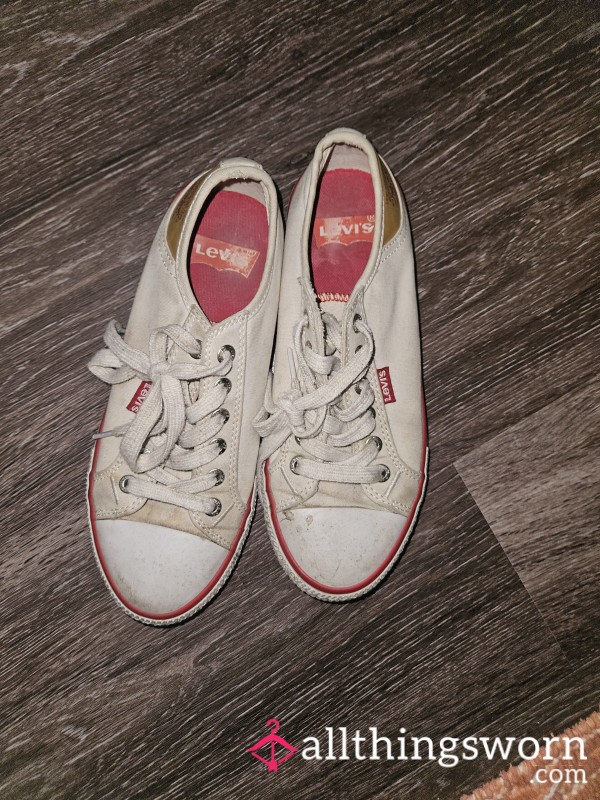 White Levi's Sneakers