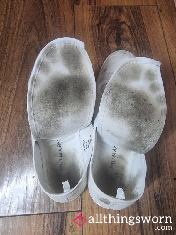 White Pumps - Stinky, Worn Bare Feet