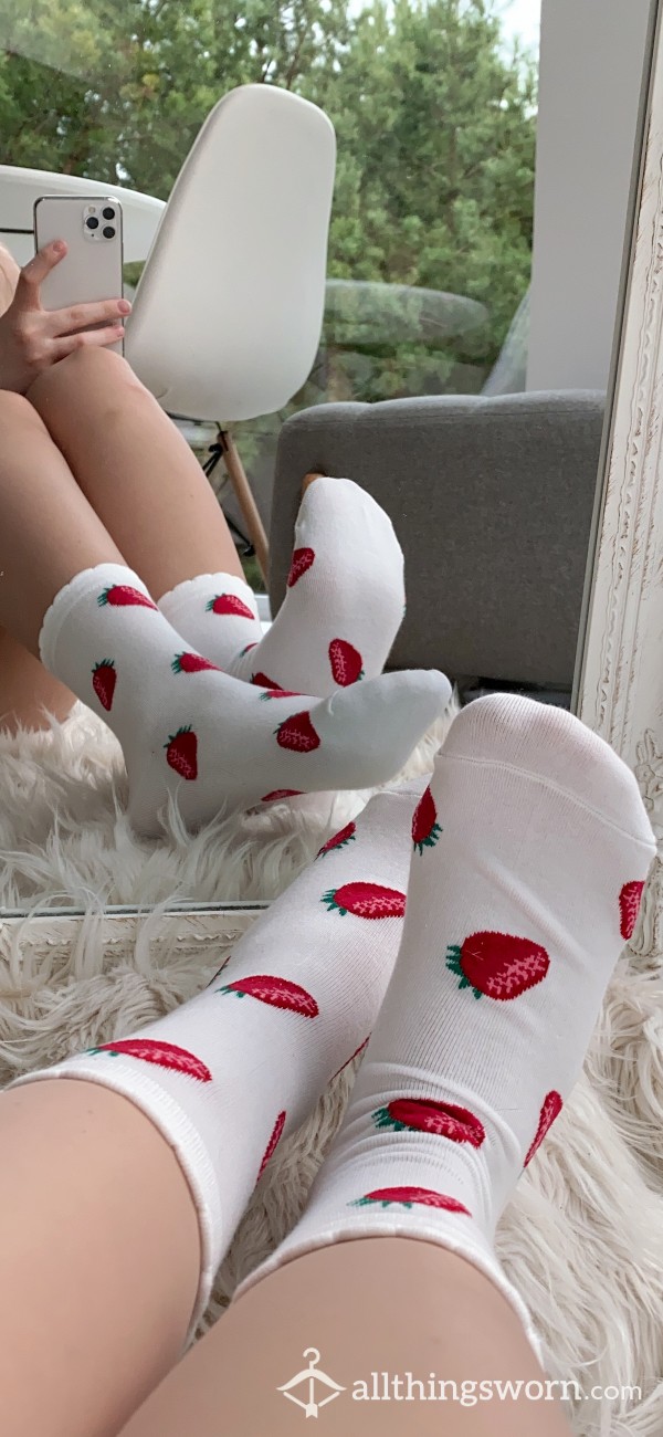 **TEMPORARILY UNAVAILABLE** Strawberry Socks 🍓
