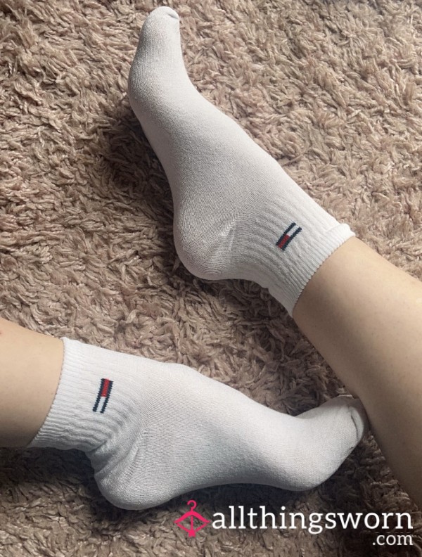 🧦🤍 White Tommy Hilfiger Socks ♡ 24hr Wear ♡ To Order ♡ Longer Wears Available Up To 2 Months ♡ Includes 1 Minute Custom Video ♡ FREE UK POSTAGE 🇬🇧 £10+ Tracked Worldwide Shipping ⚓️