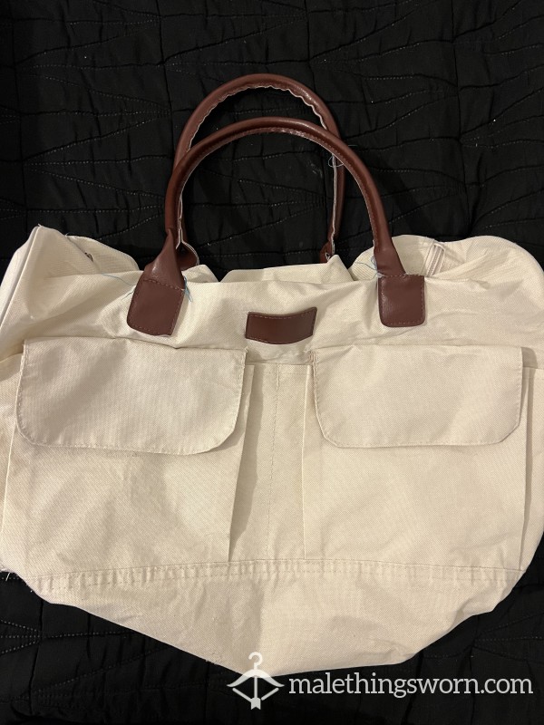 WHITE TRAVEL BAG