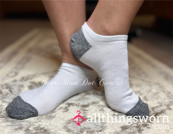 🧦 White Workout Sock- Assorted Heel & Toe Colors