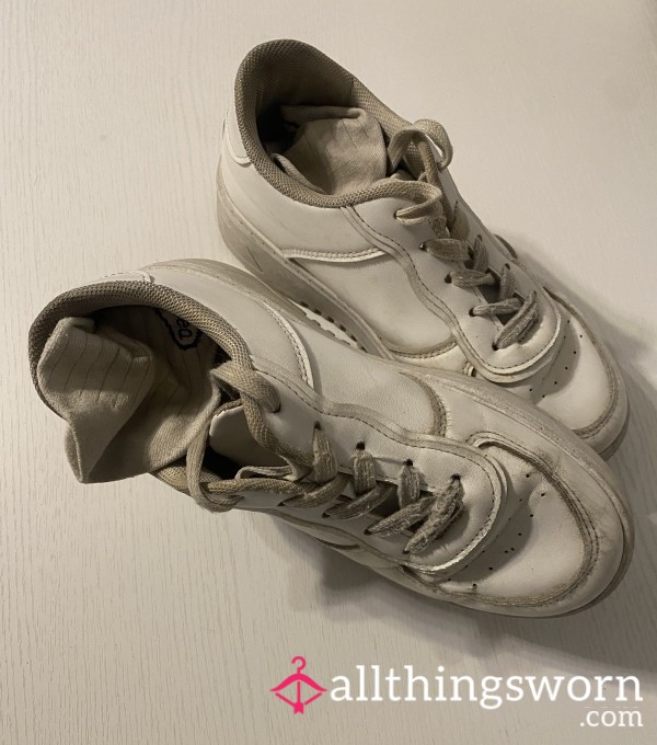 WWW Well Worn White Sneakers...🥰