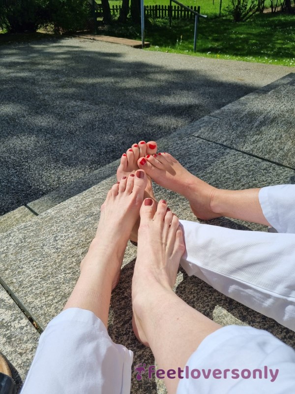 Barefoot_nurses